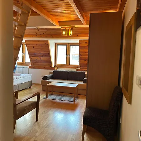 Vucko 406 U Aparthotelu Vucko דירה יהורינה